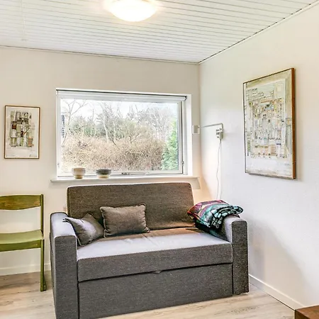 3 Bedroom Awesome In Holiday home *
